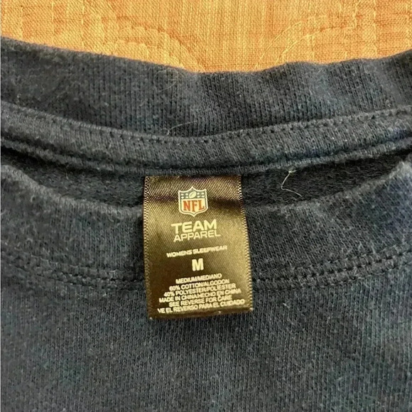 Women’s Patriots Sweatshirt Size Medium - Picture 3 of 4